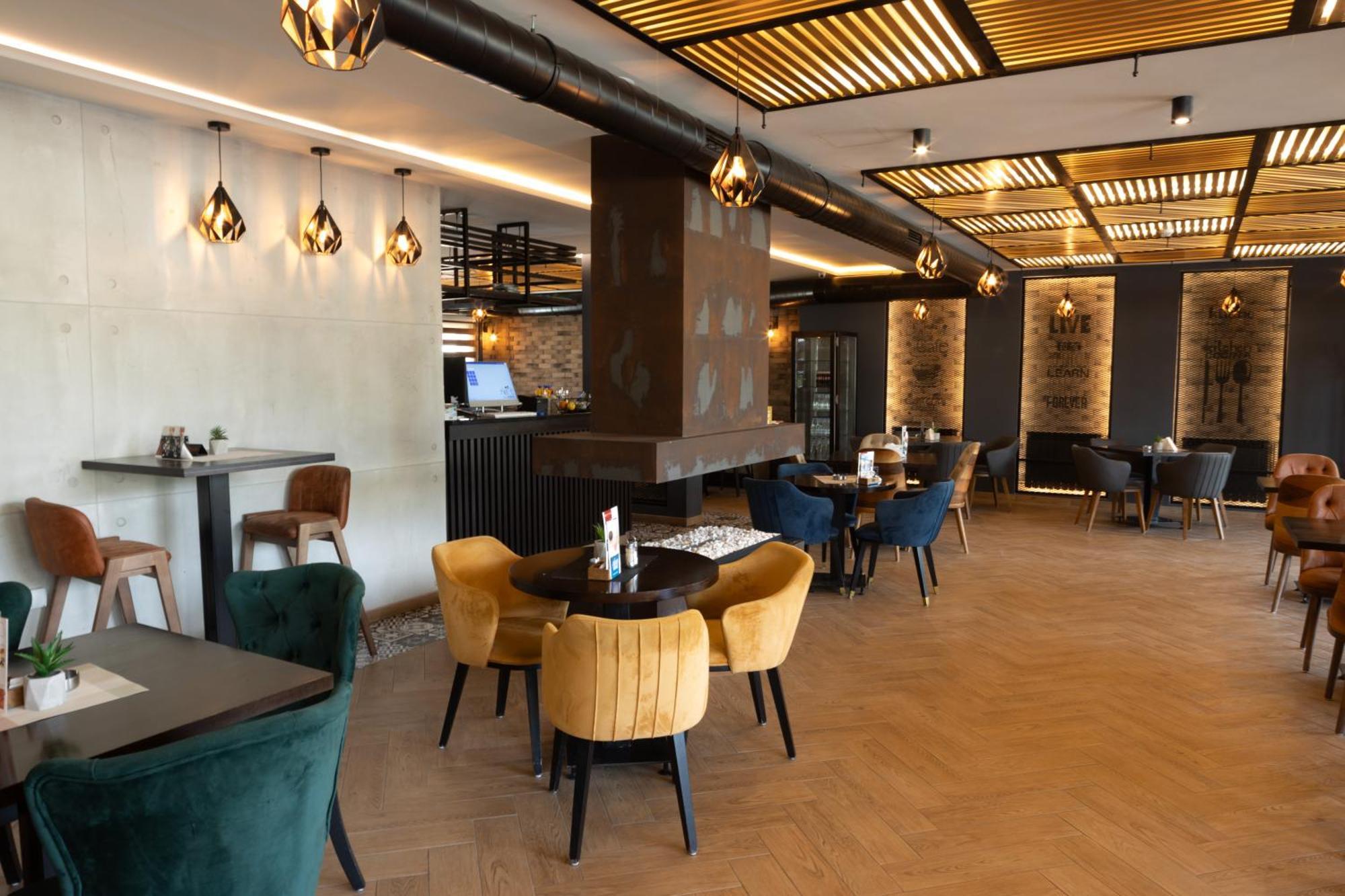 Hotel M Star 新帕扎尔 外观 照片