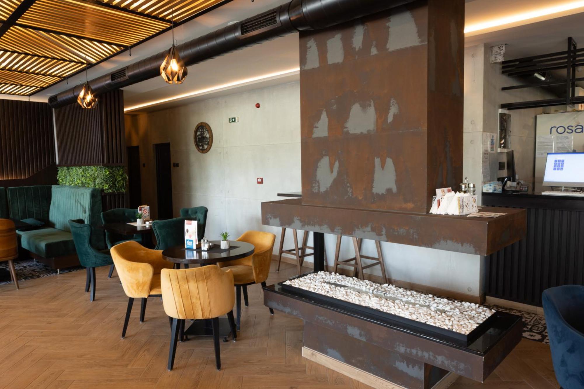 Hotel M Star 新帕扎尔 外观 照片