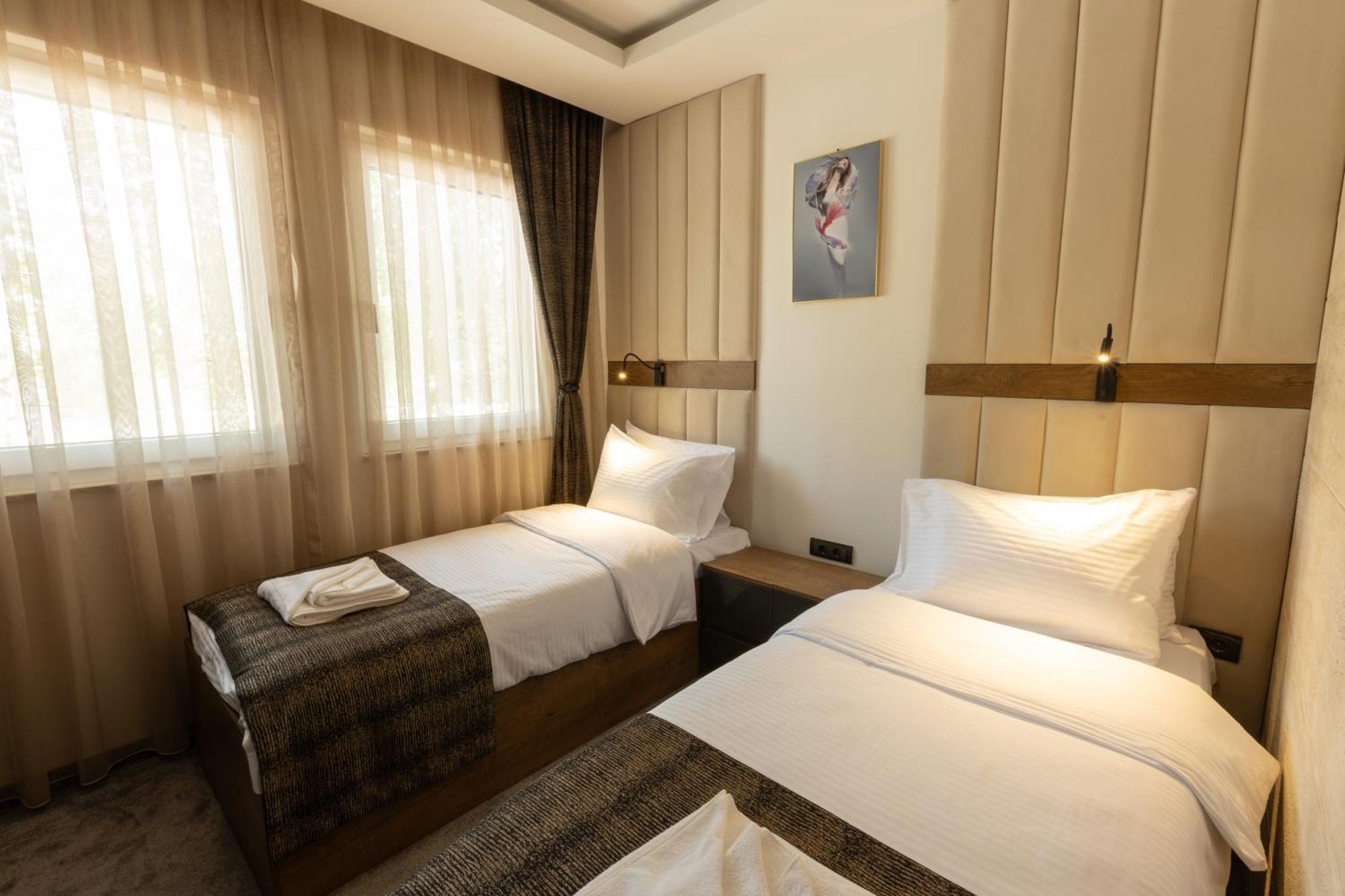 Hotel M Star 新帕扎尔 外观 照片